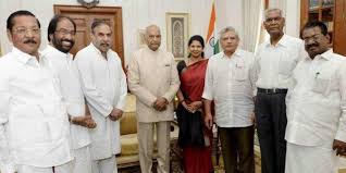 ಹಿಂಸಾಚಾರಿಗಳ ವಿರುದ್ಧ ಎಫ್‌ಐಆರ್ ದಾಖಲಿಸುವಂತೆ ರಾಷ್ಟ್ರಪತಿಗೆ ಪ್ರತಿಪಕ್ಷಗಳ ಮನವಿ